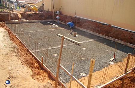 INICIADA CONSTRUÇÃO DE PISCINA NA ESCOLA MUNICIPAL